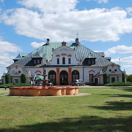 Palac W Czyzowie Szlacheckim Czyzow Szlachecki 외부 사진
