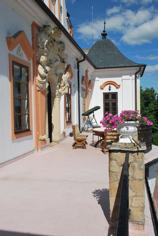 Palac W Czyzowie Szlacheckim Czyzow Szlachecki 외부 사진