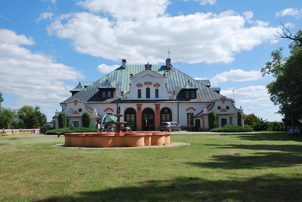 Palac W Czyzowie Szlacheckim Czyzow Szlachecki 외부 사진