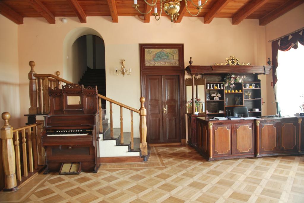 Palac W Czyzowie Szlacheckim Czyzow Szlachecki 외부 사진